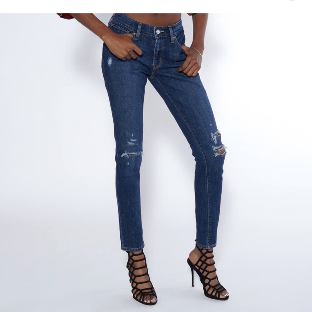 Levi’s 711 Distressed Skinny Jeans